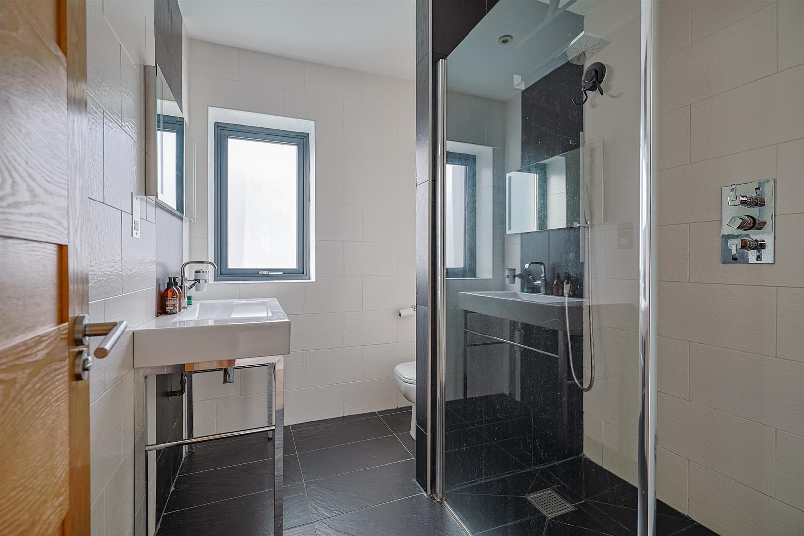 20 Brynau Drive, Mayals, Swansea, SA3 5EE